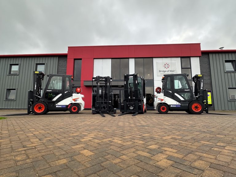 Ledergruppe erhält Gabelstapler-Unterstützung