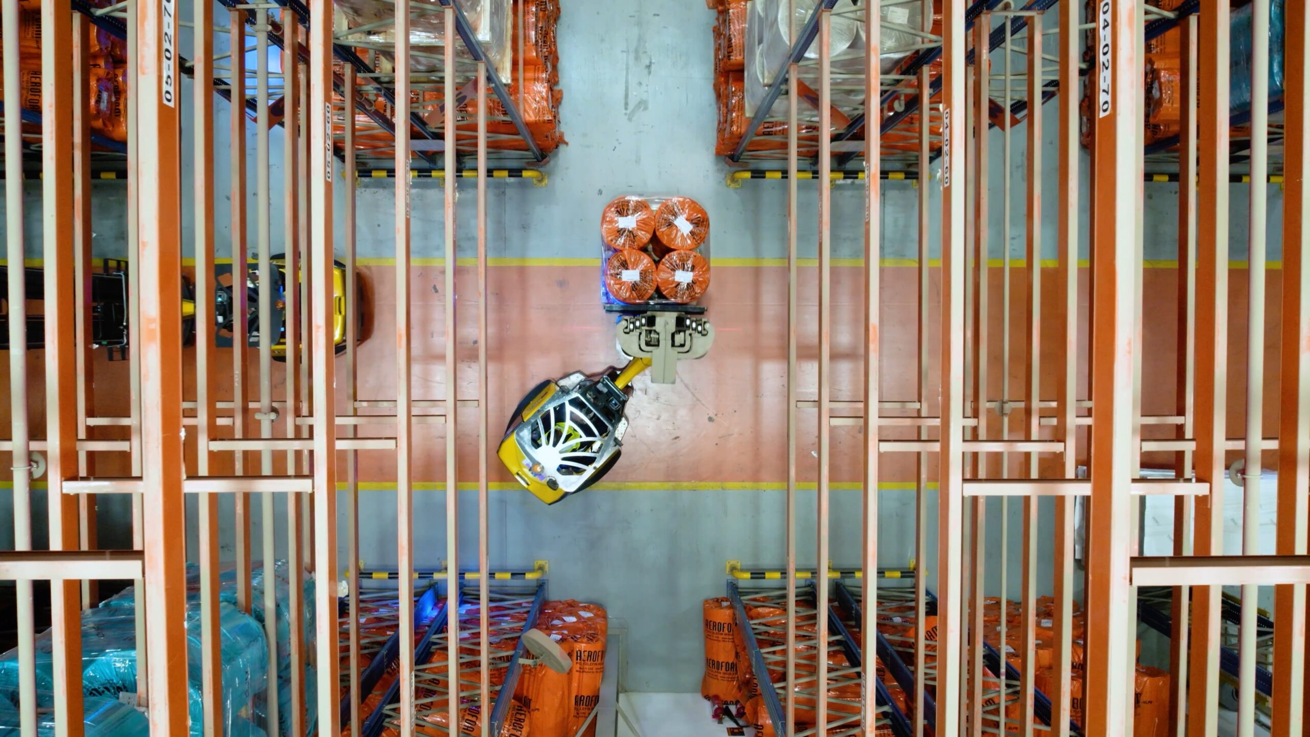 Vertikales Lager stärkt die operative Resilienz von Hira Industries