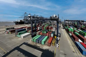 Industry 5.0 im Hafen: Energie, Daten und Menschen im Zusammenspiel