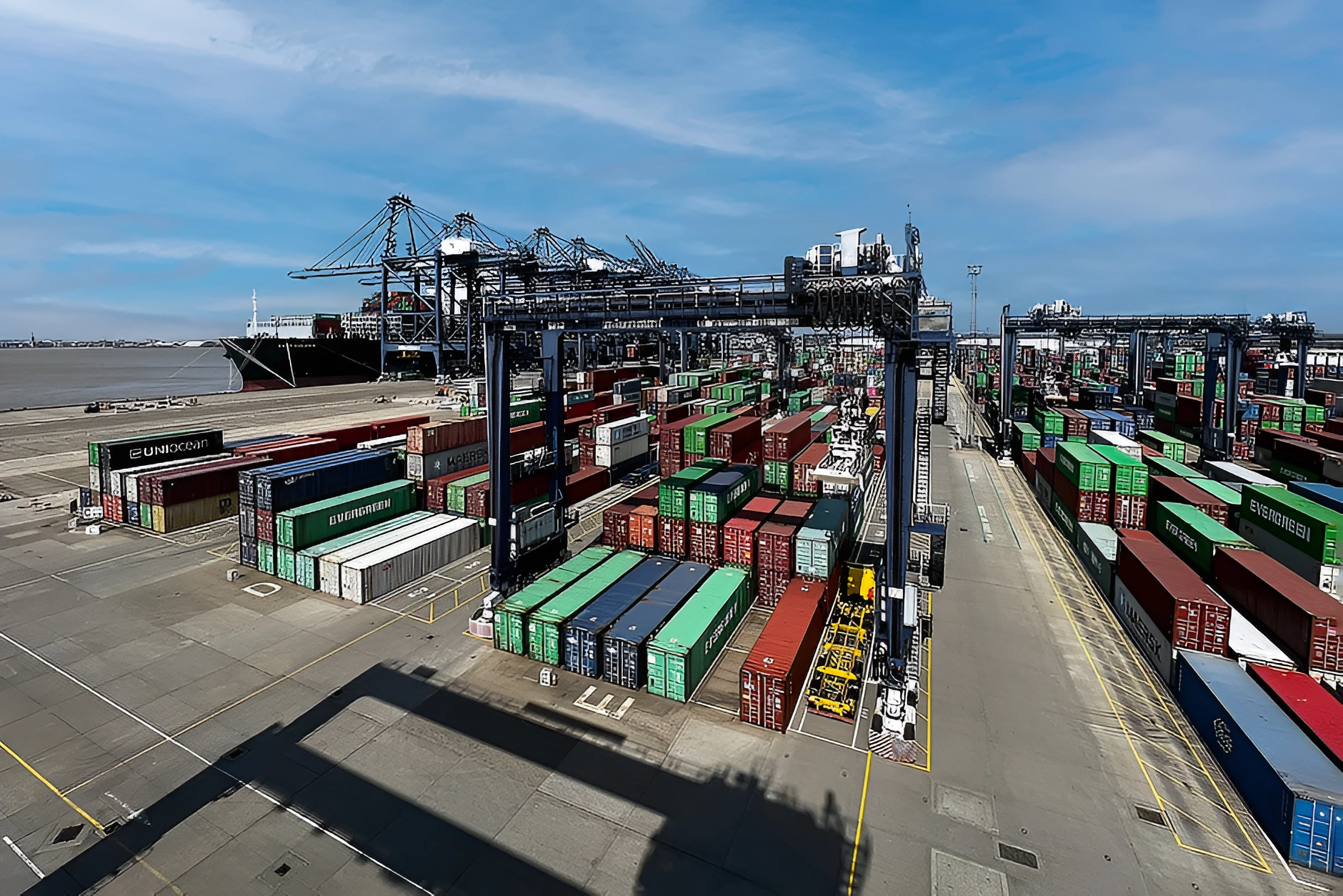 Industry 5.0 im Hafen: Energie, Daten und Menschen im Zusammenspiel